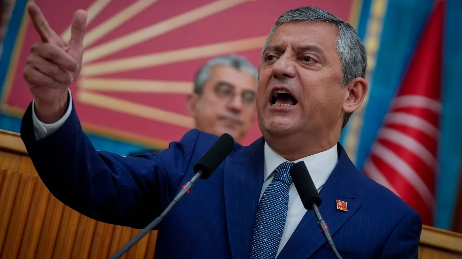 Özgür Özel, mutlak butlan sonrası ilk grup toplantısını yaptı: Kılıçdaroğlu Genel Başkanlığı bırakabilseydi madalyası benden büyük olurdu!