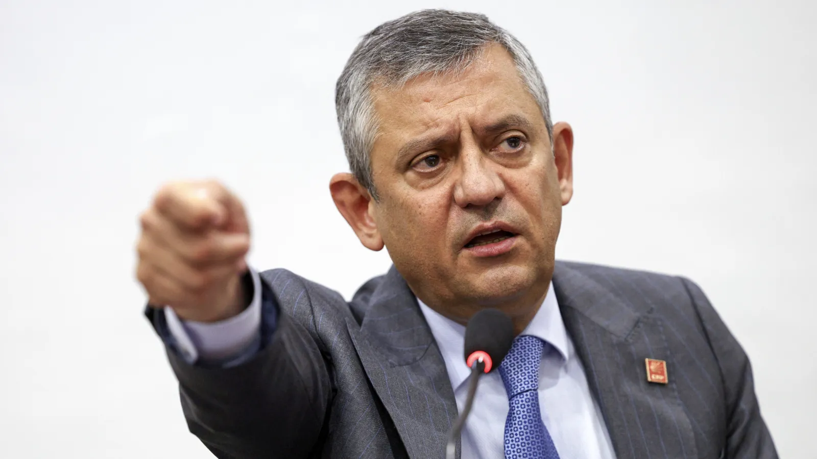 Özel'den hakkında düzenlenen yeni fezlekeye tepki: Bizim ona bağışıklığımız da var, aşımız da