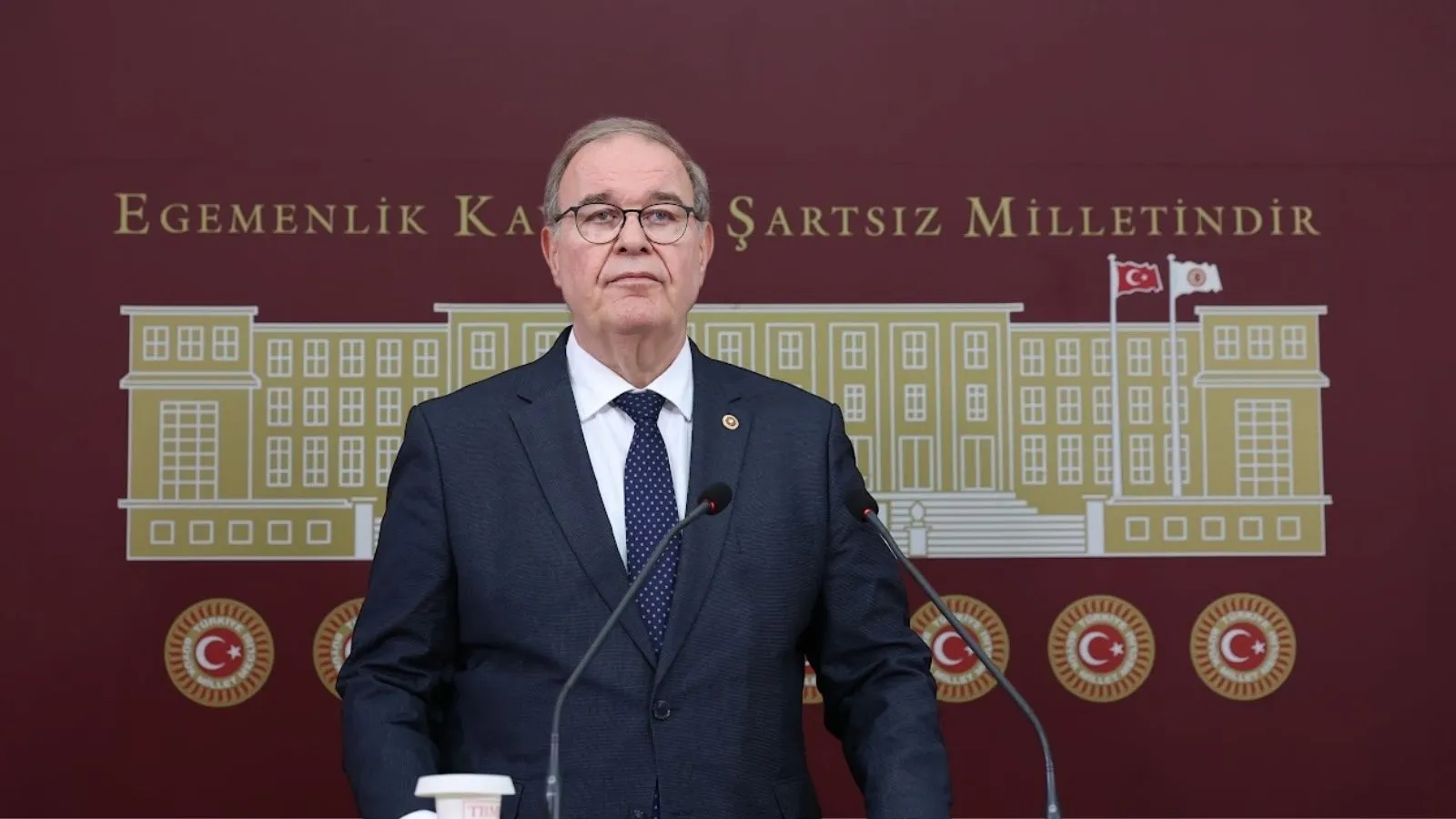 CHP'li Faik Öztrak: Baskın bir kapalı grup toplantısı düzenleyerek kendisini Grup Başkanı seçtirmek, butlan kararını tanımaktır