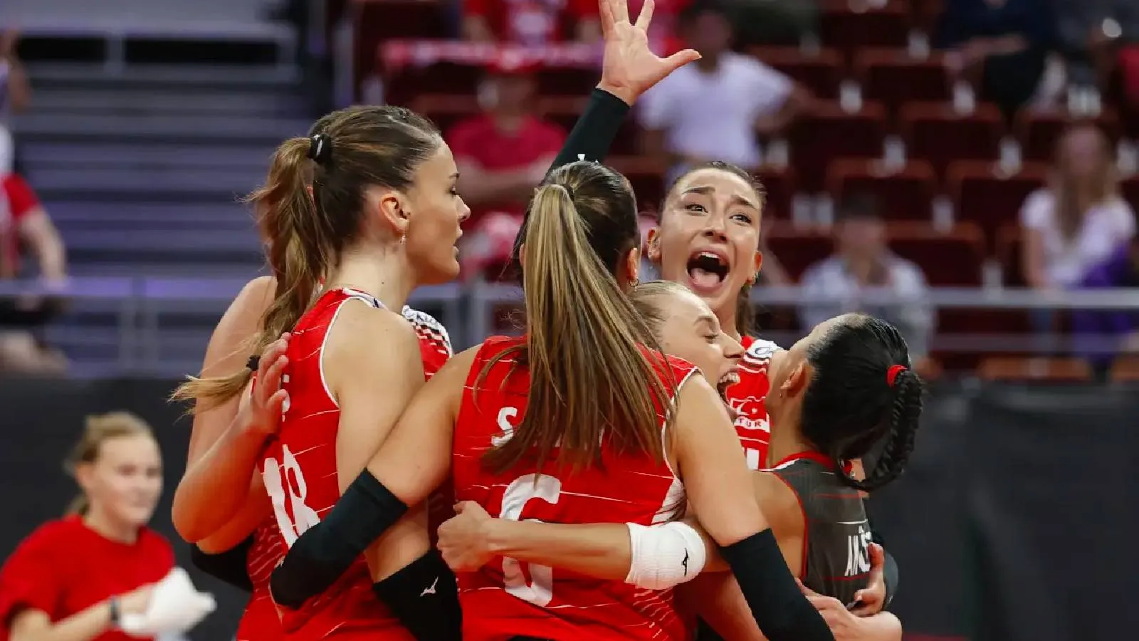 FIVB Milletler Ligi: A Milli Kadın Voleybol Takımı, Dominik Cumhuriyeti'ni 3-2 mağlup etti