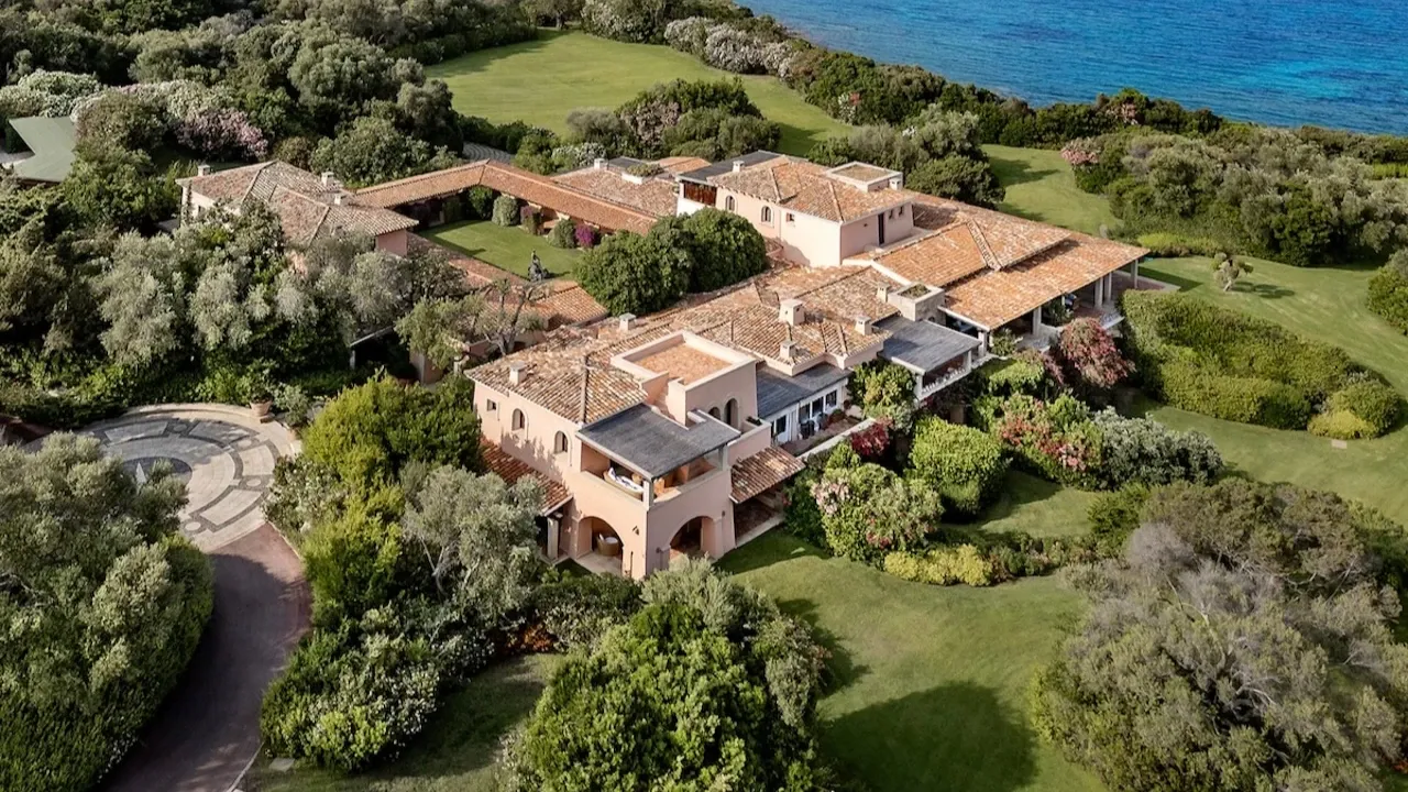 Berlusconi'nin "Bunga Bunga" partileriyle hafızalara kazınan malikanesi Katar kraliyet ailesine satılıyor