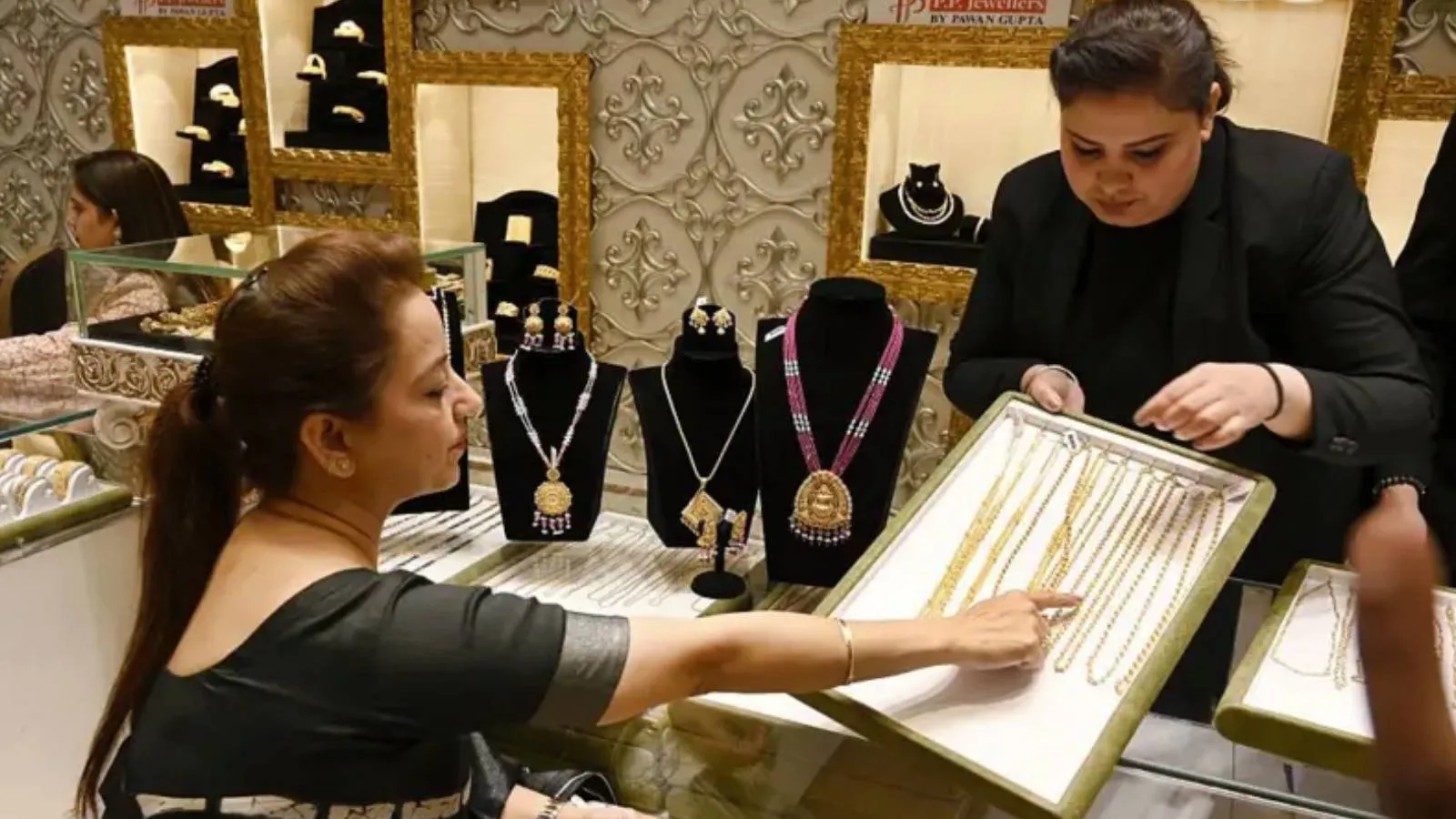 Altın fiyatları Ortadoğu'da artan gerilime rağmen neden düşüyor?