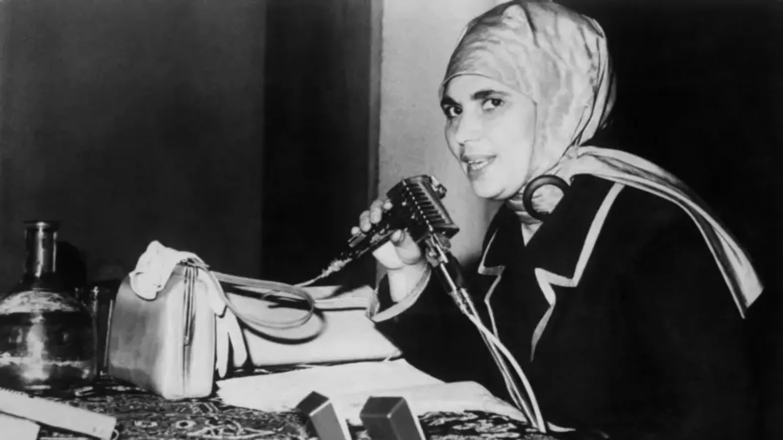 Şule Yüksel Şenler: İslamcı kadın yazar kimdir? Neden gündemde?