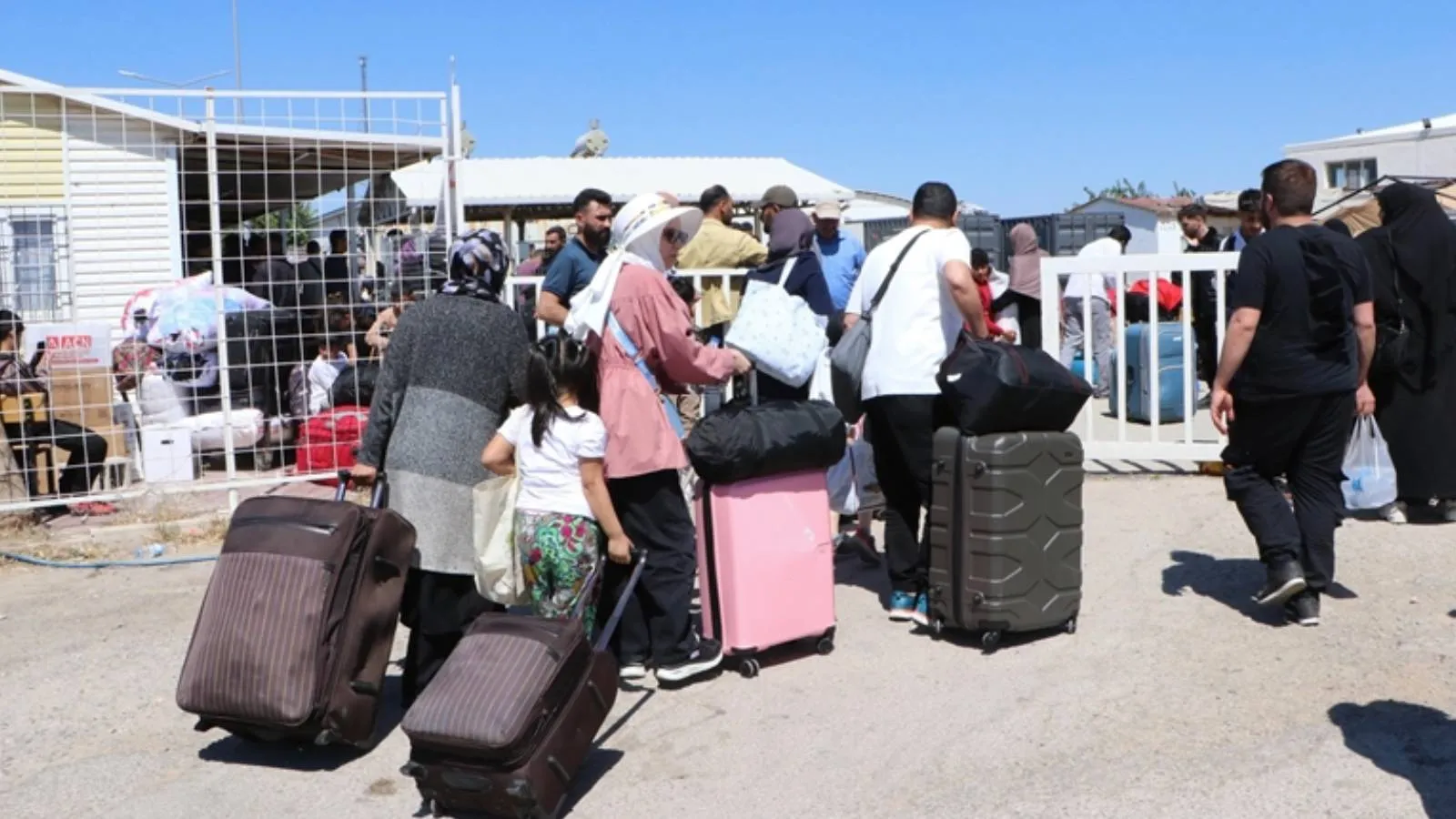 Bakanlık, gönüllü dönüş yapan Suriyeli sayısını açıkladı