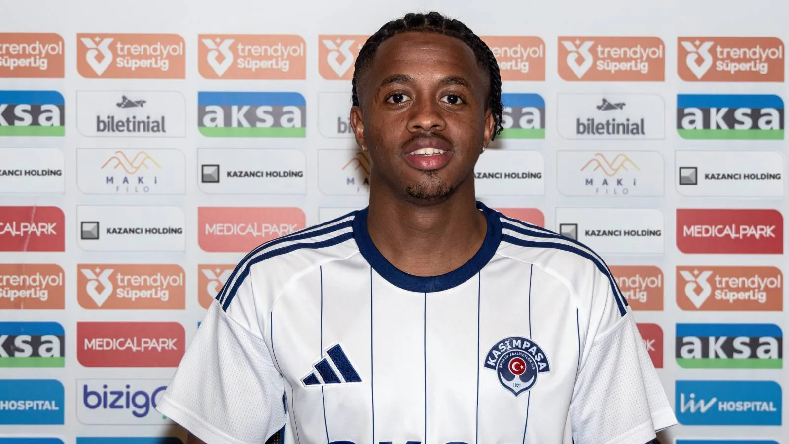 Kasımpaşa, Malili futbolcu Thiemoko Diarra'yı renklerine bağladı