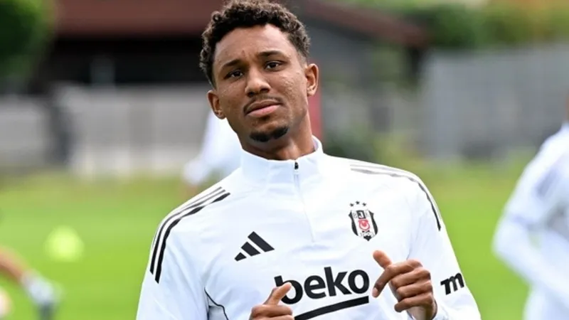 Beşiktaş'ta 3 isim daha yolcu