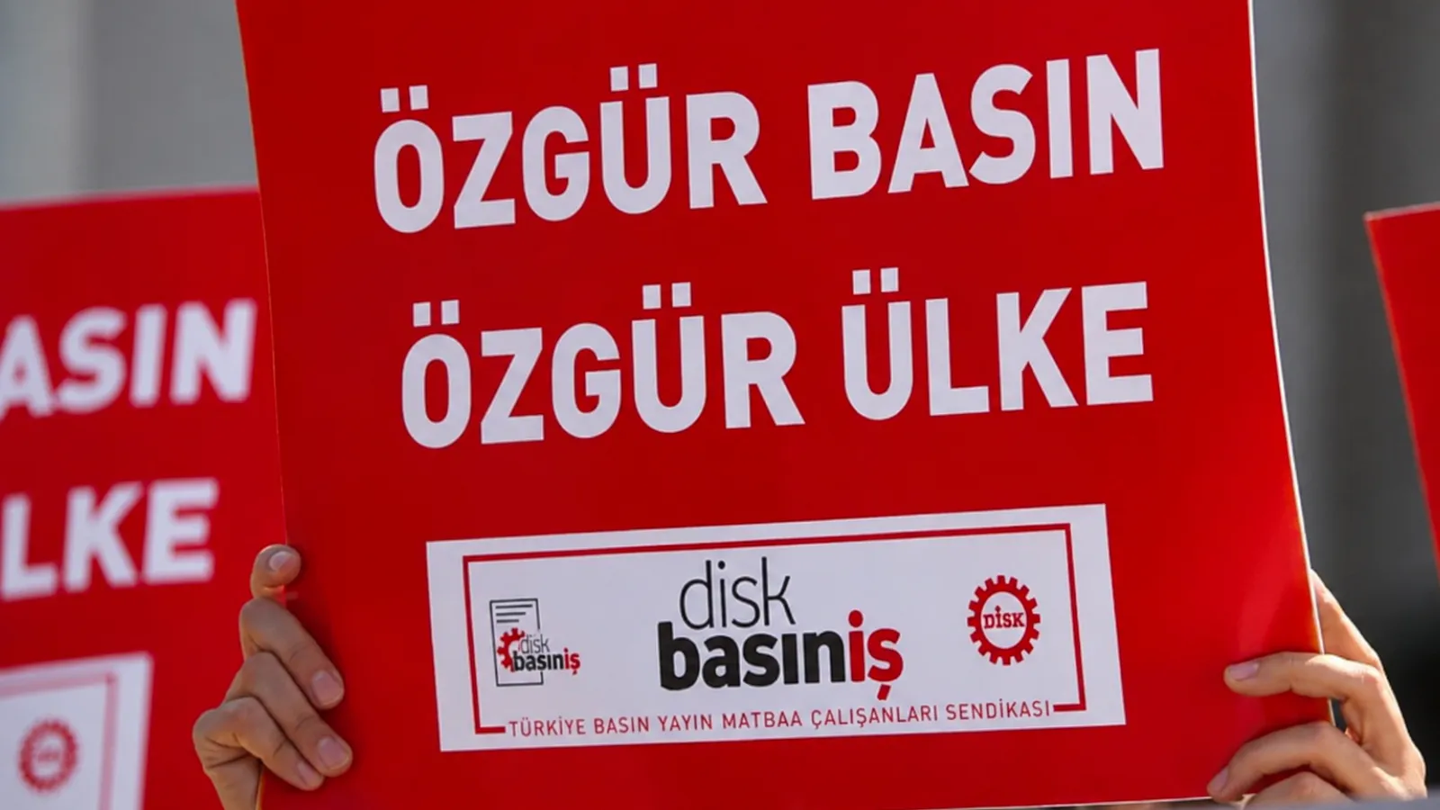 DİSK Basın-İş'ten Gürsel Tekin'e tepki: Medya hiçbir siyasi aktörün, yapının veya odağın aşağılama kürsüsü değildir!
