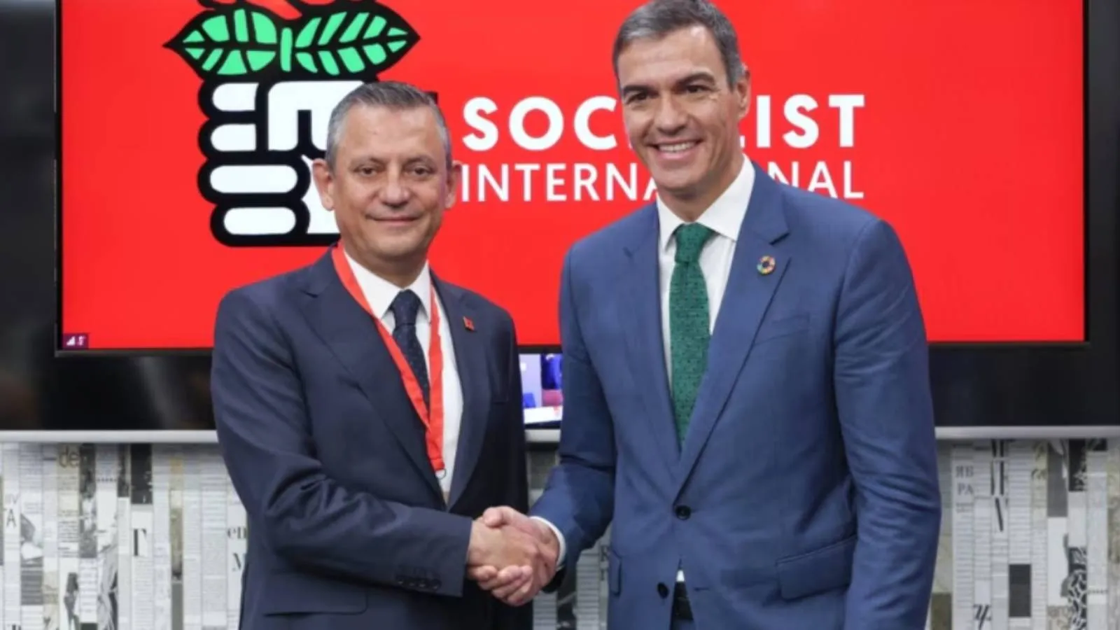 Sosyalist Enternasyonel'den İspanya Başbakanı Sanchez'in imzasıyla Özel'e destek mesajı: Yakın iş birliği içinde olmaya devam edeceğiz