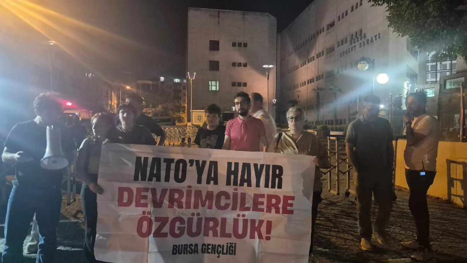 NATO Zirvesi öncesi Bursa'da gözaltına alınan 3 kişi tutuklandı, 9 kişi adli kontrolle serbest
