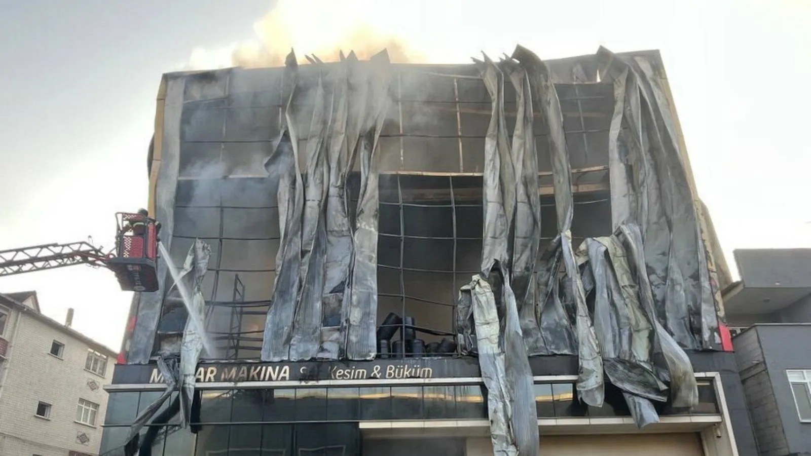 Dilovası'ndaki fabrika faciasında 7 kamu görevlisi hakkında iddianame: 22,5 yıla kadar hapis istemi
