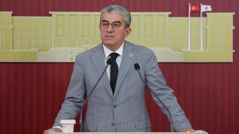 CHP'li Günaydın: 34 CHP belediyesine operasyon yapıldı, tek bir AKP belediyesine operasyon yok
