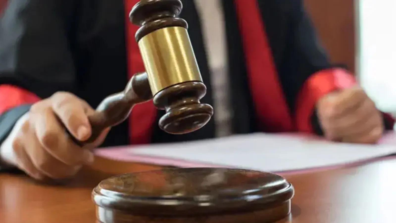 Cumhuriyet yazarı Pehlivan: Yeni nesil hukuk sözlüğünde tutuklama "can sıkanlar için infaz peşinatı", tahliye "politik tutukluların havalandırma molası" anlamına geliyor