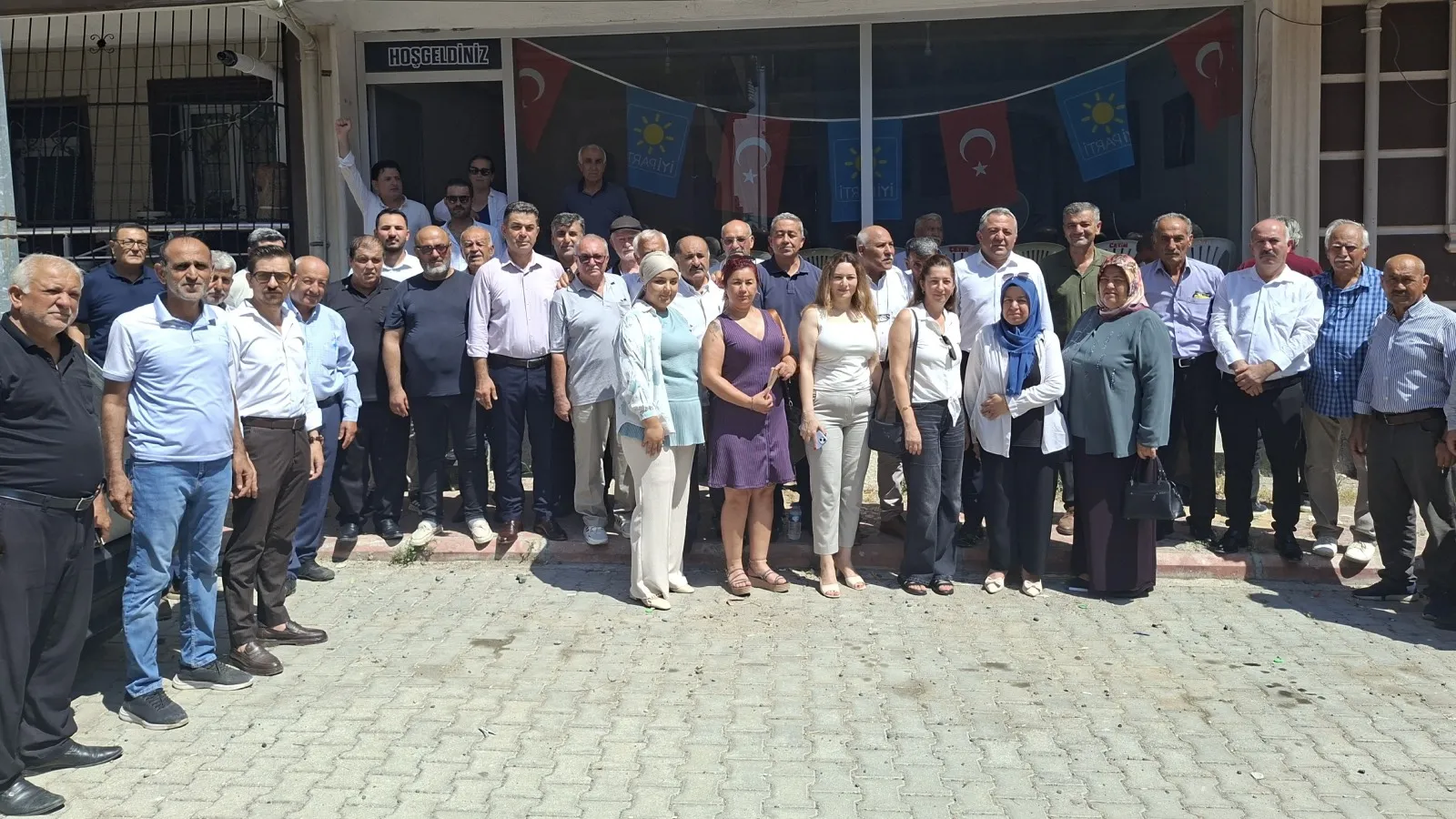 Osmaniye'de farklı partilerden istifa eden 40 kişi İyi Parti'ye katıldı