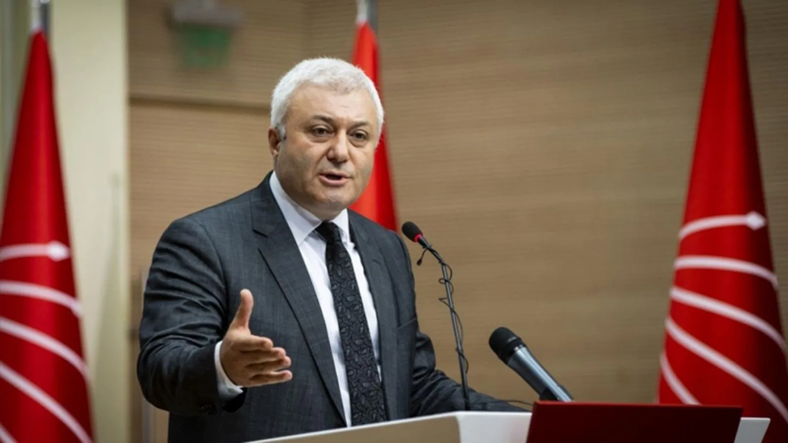 CHP'li Tuncay Özkan'dan yeni parti hamlesine Atatürk'lü destek: 'Gerekirse yeni parti kurar, karşılarına çıkarız' demiş