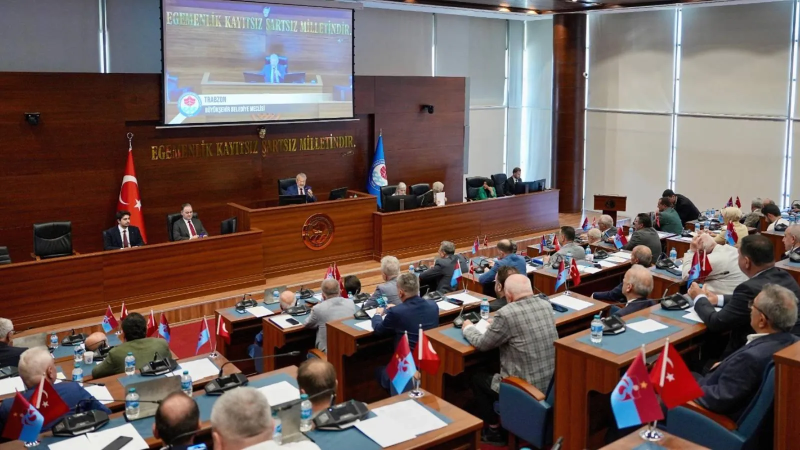 Trabzon Büyükşehir Belediye Meclisi'nde “özür” krizi: CHP Grubu toplantıyı terk etti