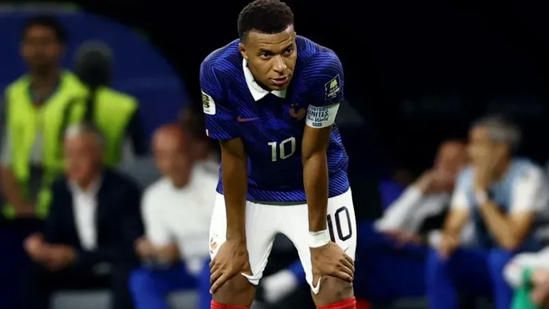 Kylian Mbappe: Kaptan olarak sorumluluğu üstlenmeliyim
