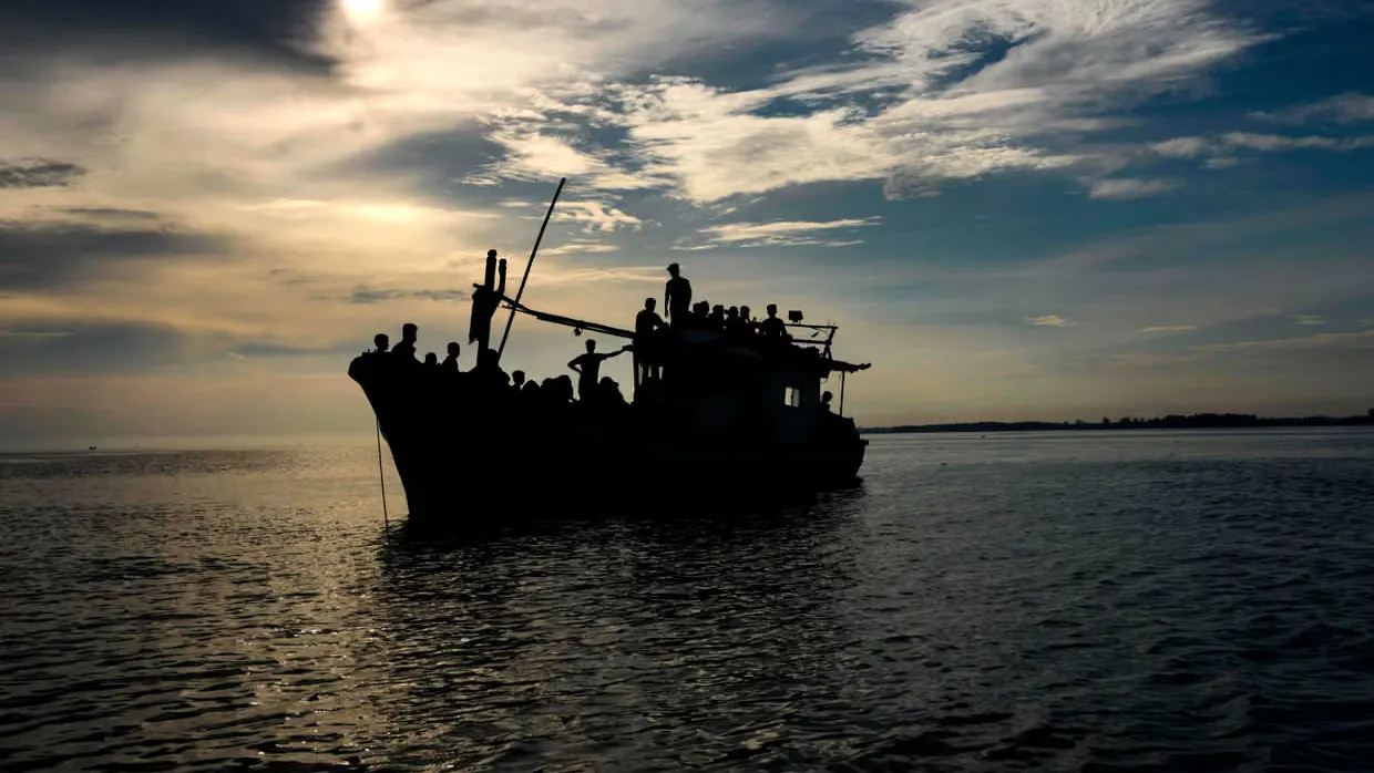 Myanmar açıklarında mülteci tekneleri alabora oldu: 500'den fazla insan kayıp!