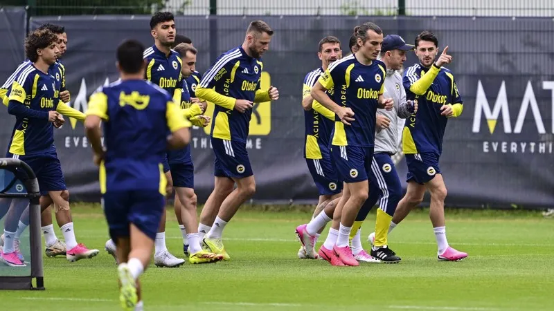 Fenerbahçe hazırlık maçında Admira karşısında