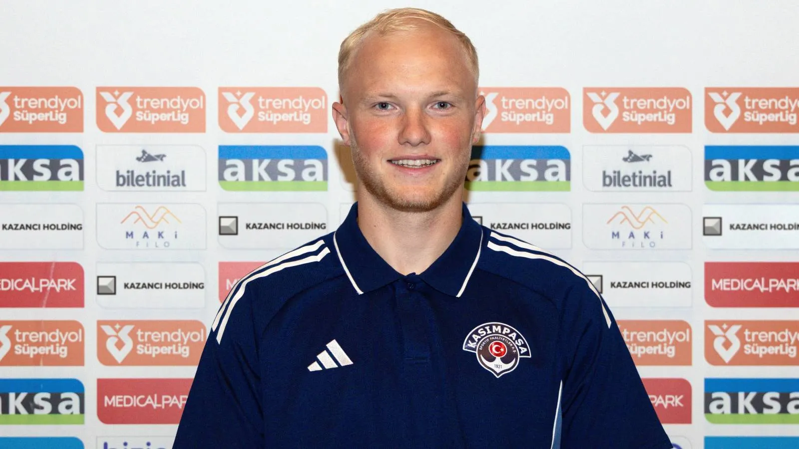 Kasımpaşa, İsveçli futbolcu Rafferty'yi renklerine bağladı