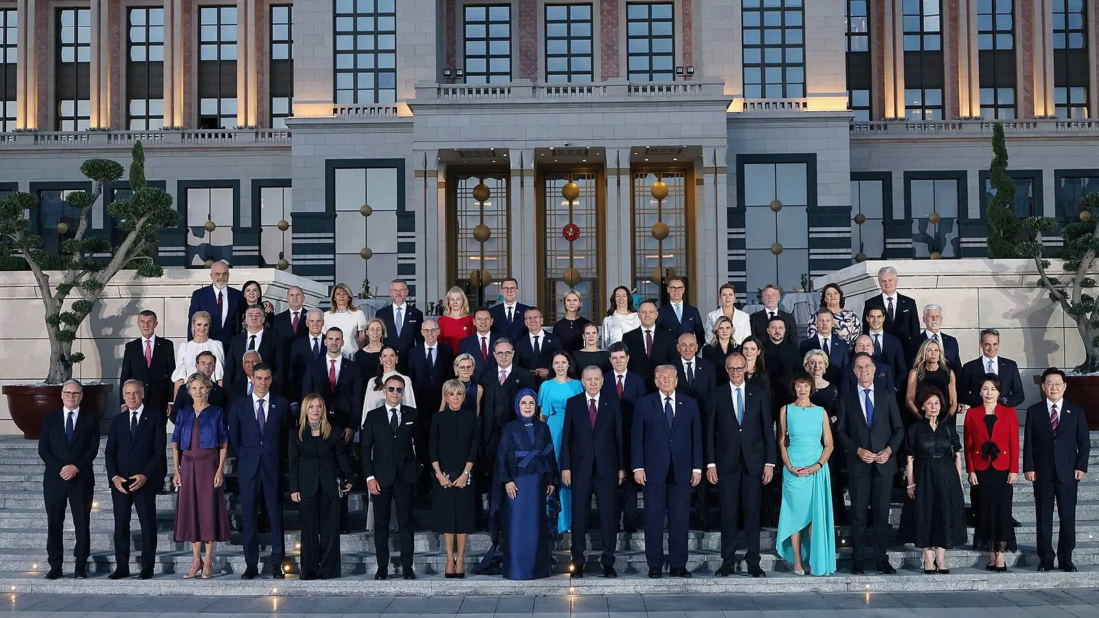 NATO aile fotoğrafında Çekya detayı: Hem Cumhurbaşkanı hem de Başbakan Ankara’daydı, yan yana poz vermekten kaçındı