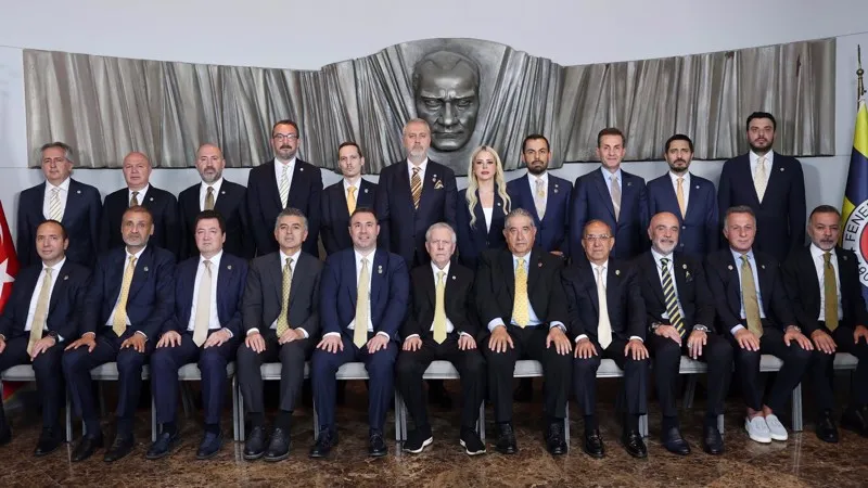 Fenerbahçe Futbol A.Ş. yönetiminde 7 istifa; Aziz Yıldırım'ın en yakınındaki isim bıraktı