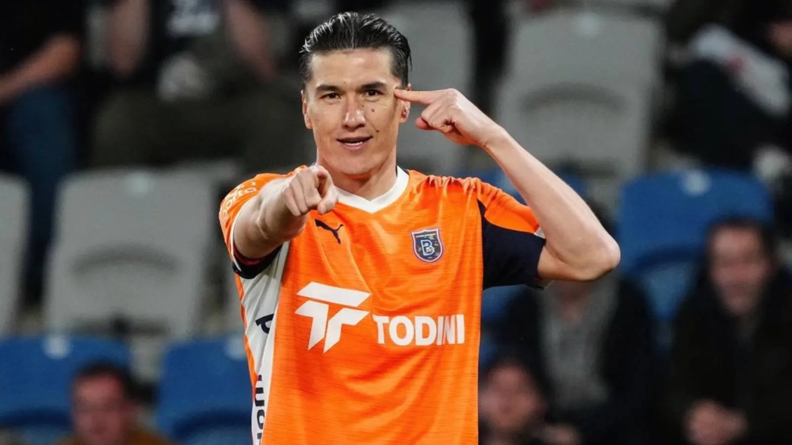 Başakşehir, Eldor Shomurodov'un bonservisini aldı