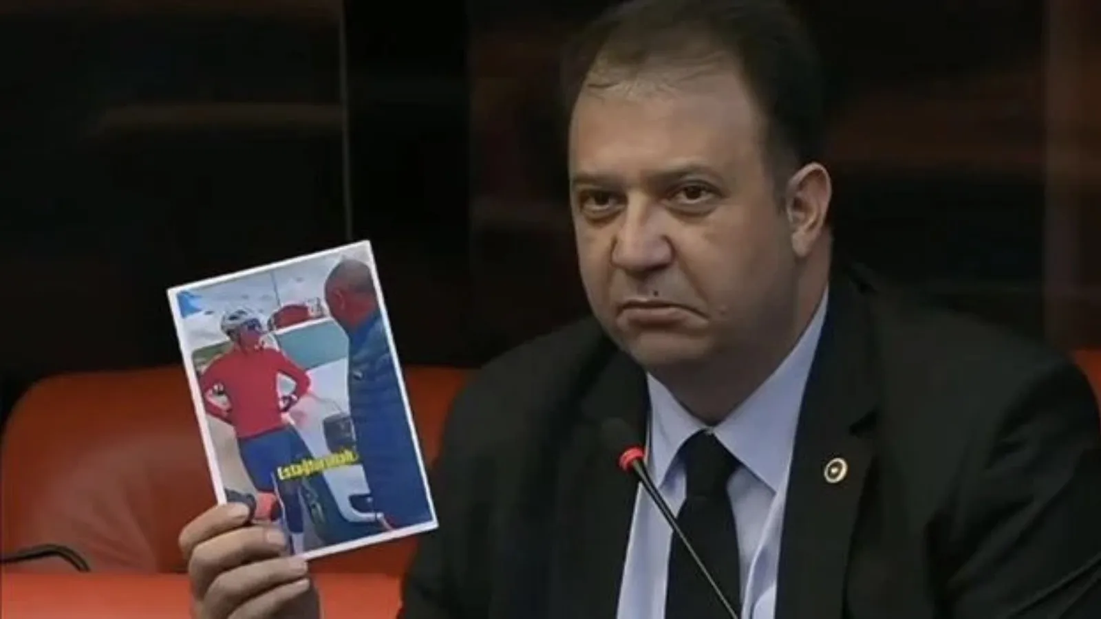 Vali'yi bisiklet taytı üzerinden hedef alan CHP'li milletvekiline partisinden de tepki: Eleştirilmesi de görevden alınması da çok yanlış!