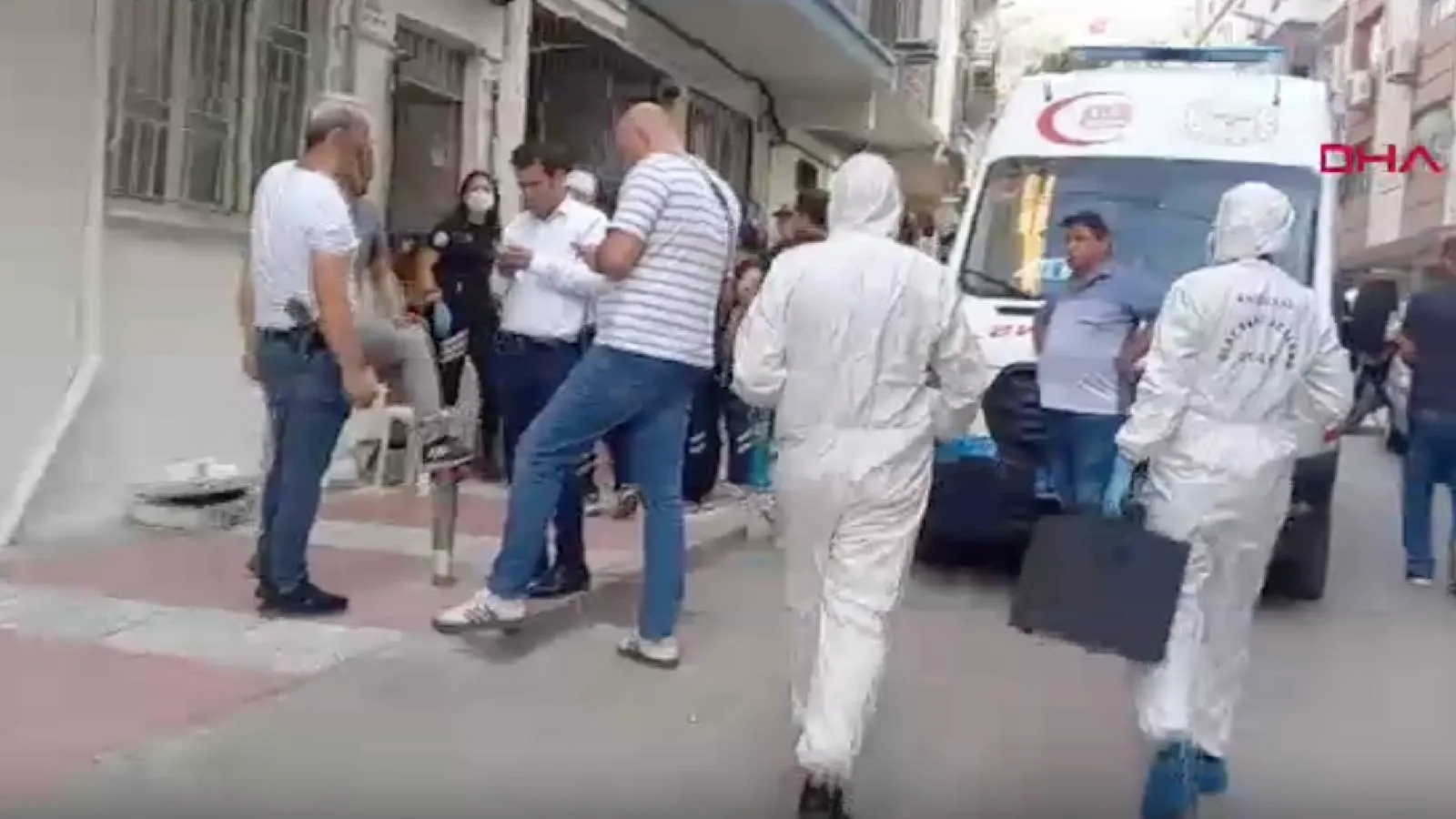 Ölen kardeşini uyuyor sanıp, iki gün cesediyle aynı evde kaldı