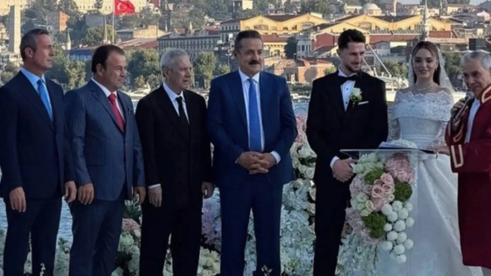 Aziz Yıldırım ile Ali Koç, İsmail Yüksek'in düğününde şahit oldu