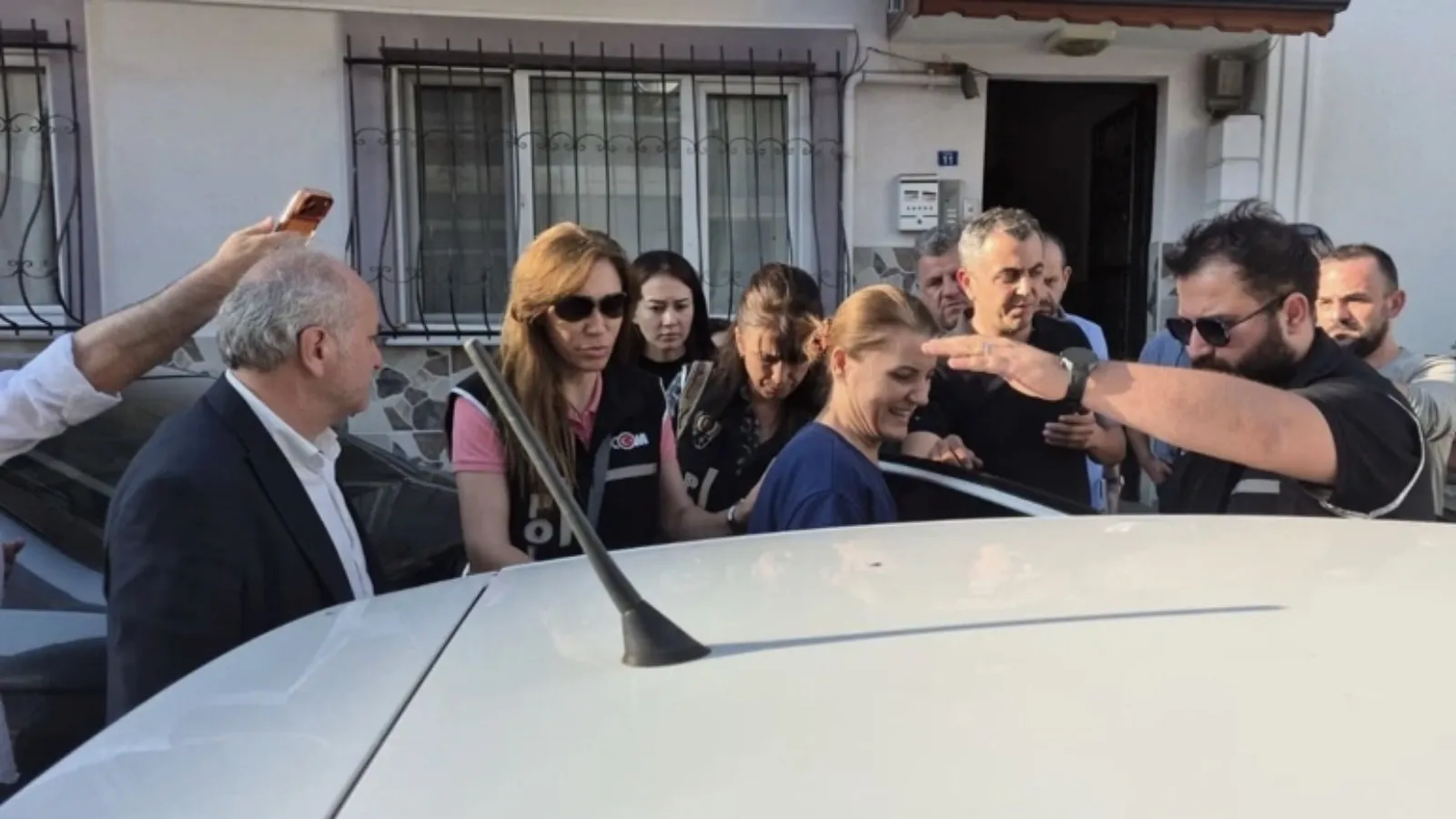 CHP'li İzmit Belediyesi'ne "rüşvet" ve "ihaleye fesat karıştırma" operasyonu: Başkan Fatma Kaplan Hürriyet, eşi Murat Hürriyet ve İlçe Başkanı Ercan gözaltında
