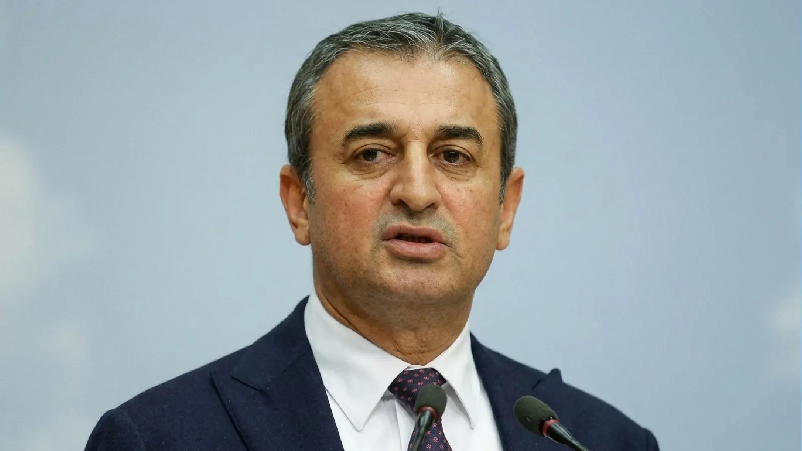 Burhanettin Bulut'tan kendisine "Aziz İhsan Aktaş satın almış" diyen Gürsel Tekin'e: Rezilliğinin üstünü iftiralarla örtmeye çalışmaktan vazgeç, edebinle otur!
