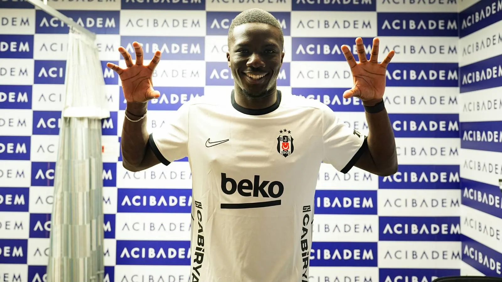 Beşiktaş'ta Kassoum Ouattara, sağlık kontrolünden geçti