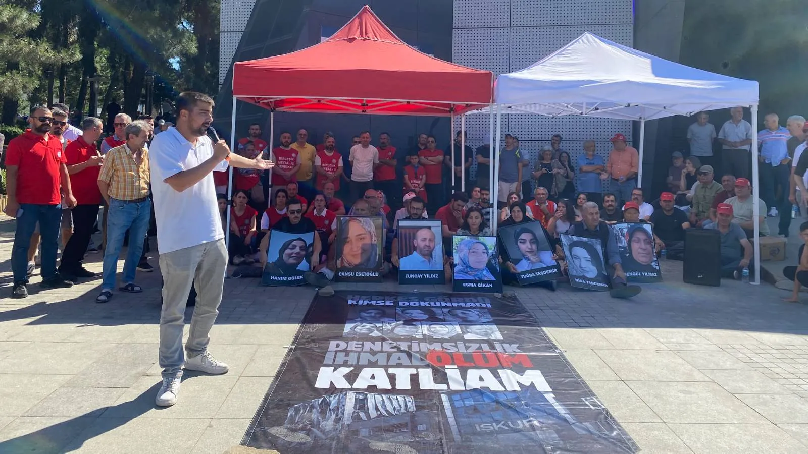 Dilovası Adalet Nöbeti'nin 5'inci haftası: Kamu görevlileri dosyasında tahliyeleri kabul etmiyoruz, helalleşme adı altındaki baskıları reddediyoruz