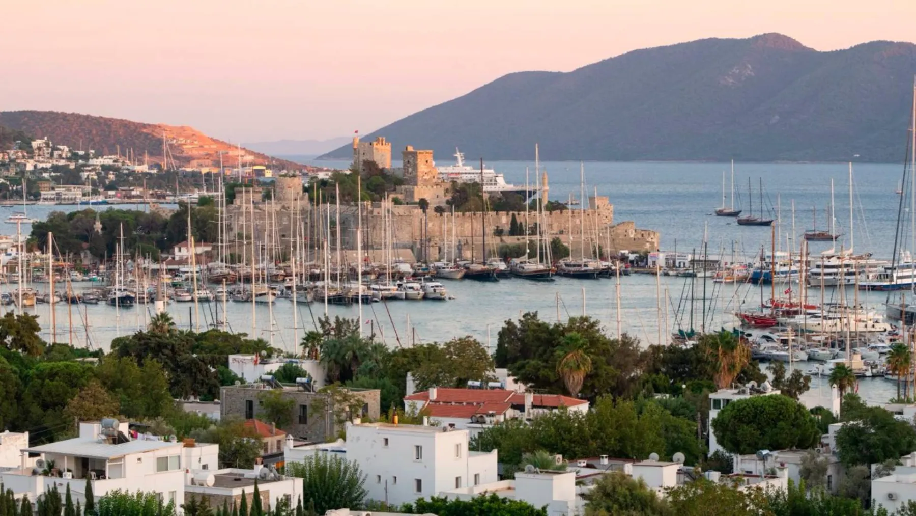 Turizm sektörüne 6 milyar liralık SGK prim desteği
