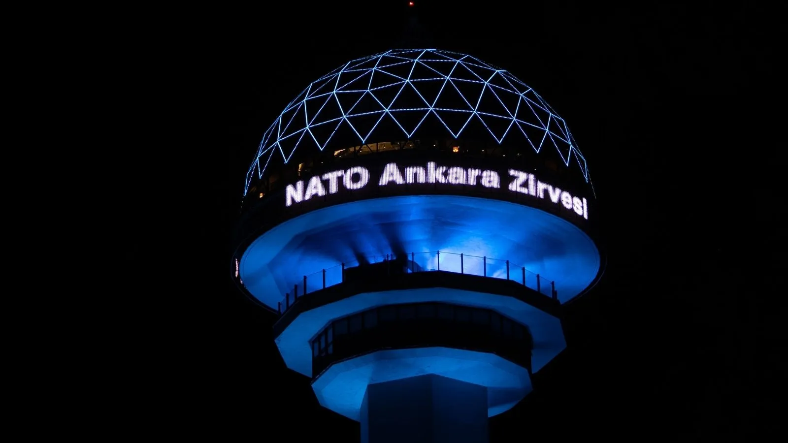 Atakule, NATO Zirvesi'ne özel ışıklandırıldı