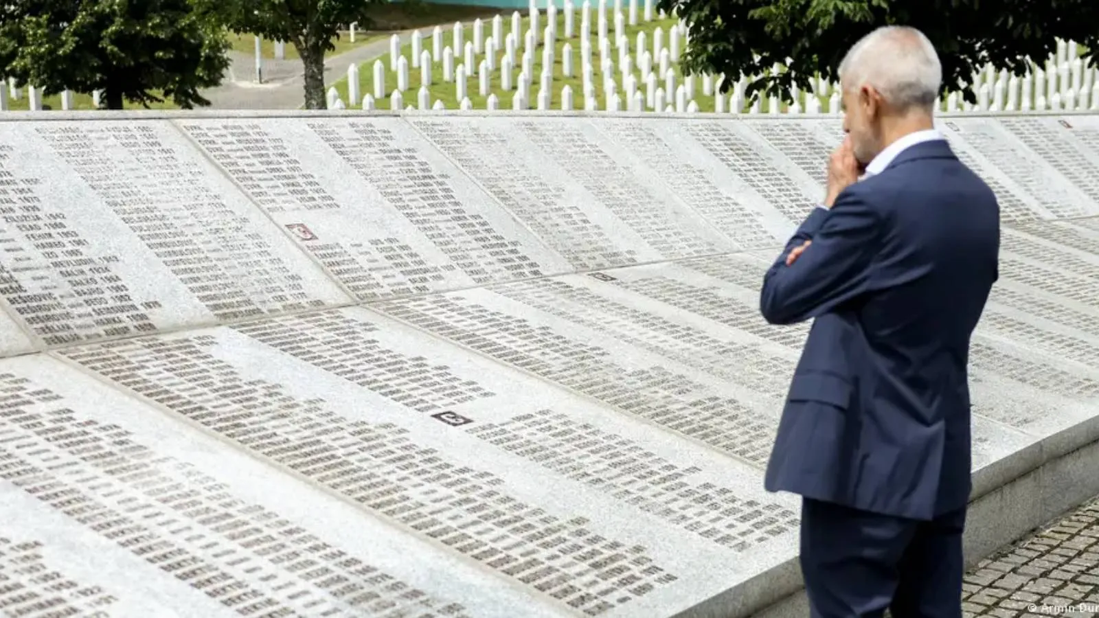 Srebrenitsa Katliamı: 31 yıl önce bugün ne oldu?
