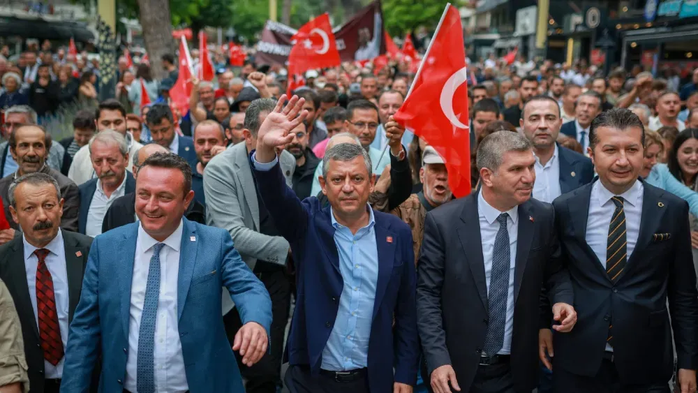 Özgür Özel liderliğindeki 'Yeni Parti'nin kuruluş dilekçesi, Türkiye Devleti'ni kuran Lozan Antlaşması'nın 103. yıldönümü olan bugün verilecek