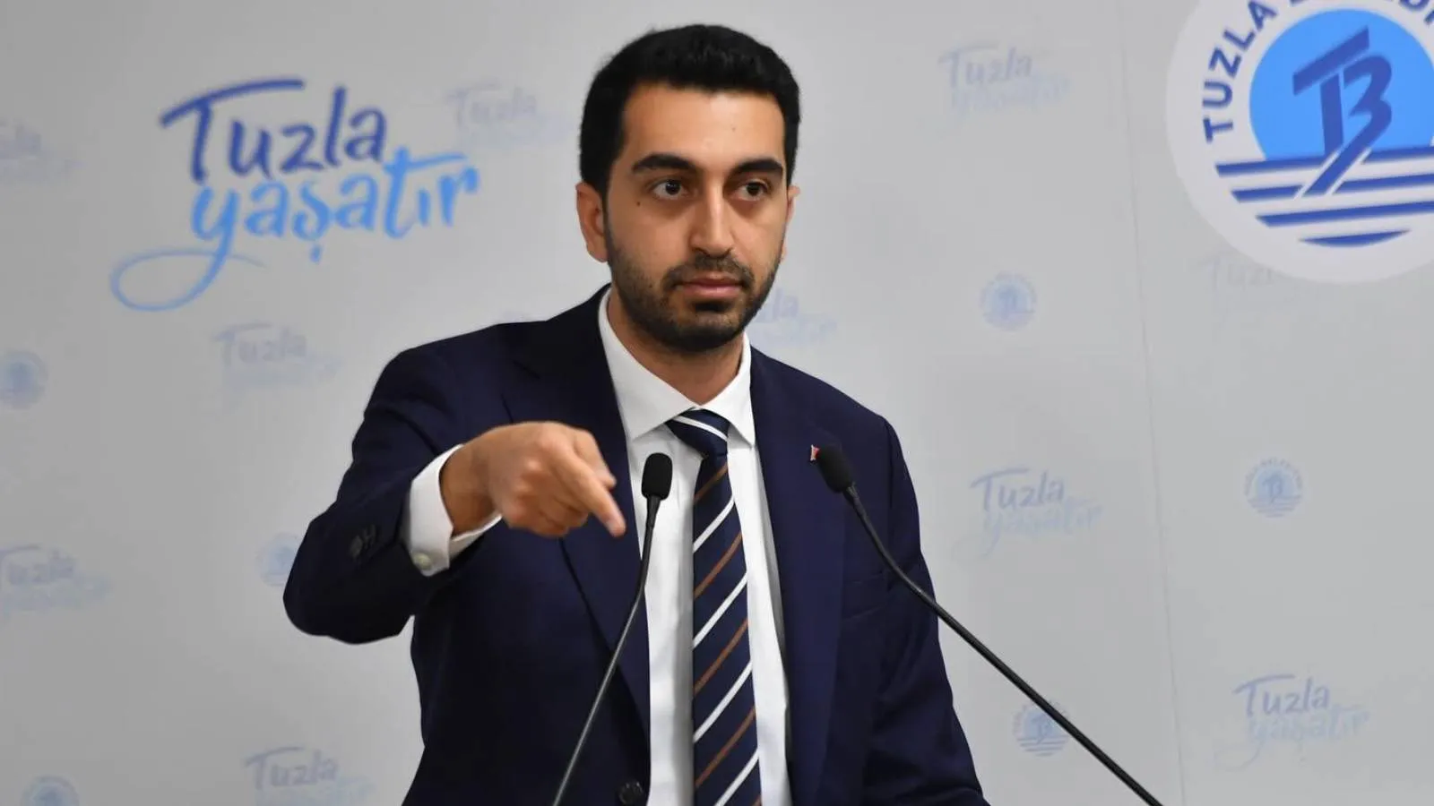 İddia: CHP'li Tuzla Belediye Başkanı Eren Ali Bingöl, AKP'ye geçmek için Erdoğan'ın onayını bekliyor