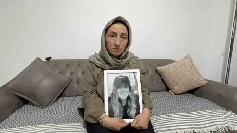 Yemek yaparken başından vurulan Ece Naz’ın annesi: “Canı sıkılan birini vuruyor, bu kadar kolay mı, adalet istiyorum!