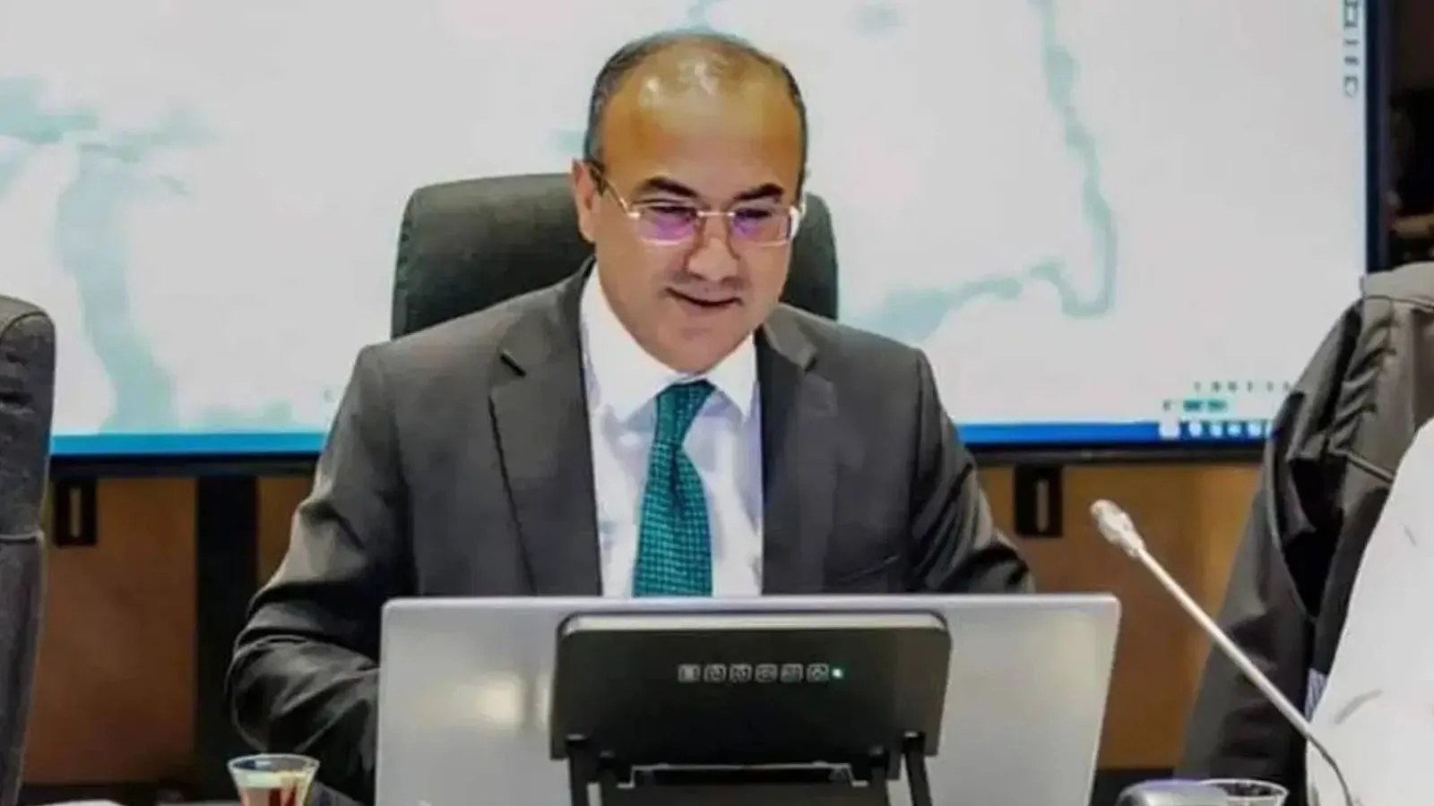Tutuklu İBB Genel Sekreter Yardımcısı Aksoy'un ailesinden tahliye çağrısı: Boynuna 5 vida takıldı, felç geçirdi, her gün kelepçeyle fizik tedaviye götürülüyor