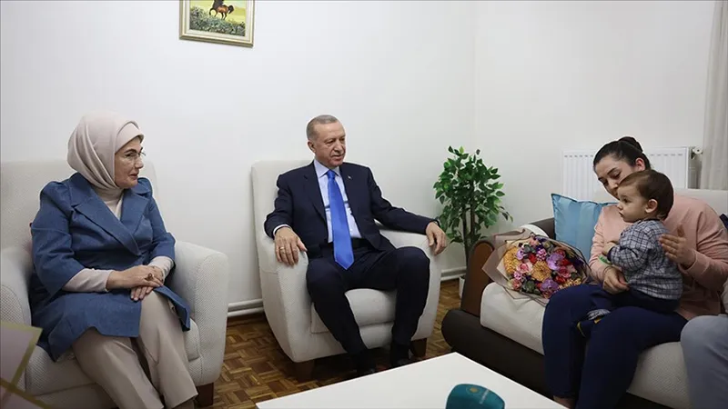 AKP'den vatandaşlara "çat kapı ziyaret" planlaması: Ayda en az 5 hane, 2 istifa eden üye, 2 esnaf ziyaret edilecek