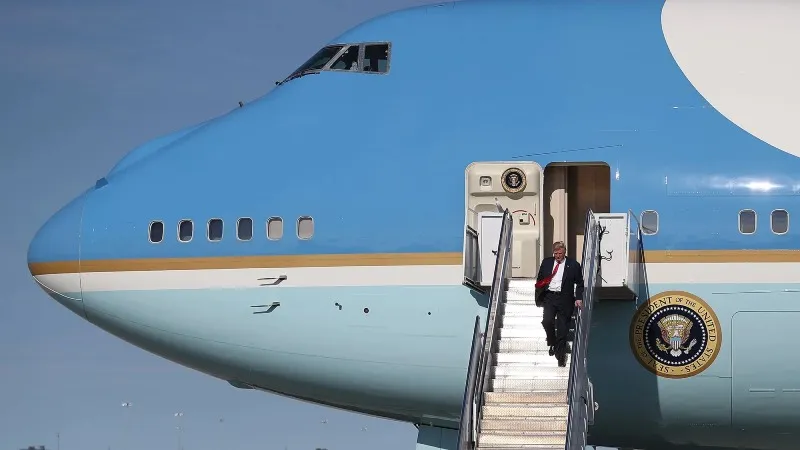 Trump Türkiye’den dönerken neden eski Air Force One’a bindi?