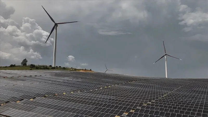Bulut gelmeden üretim belli olacak: Güneş enerjisi santrallerine yapay zekâlı takip!