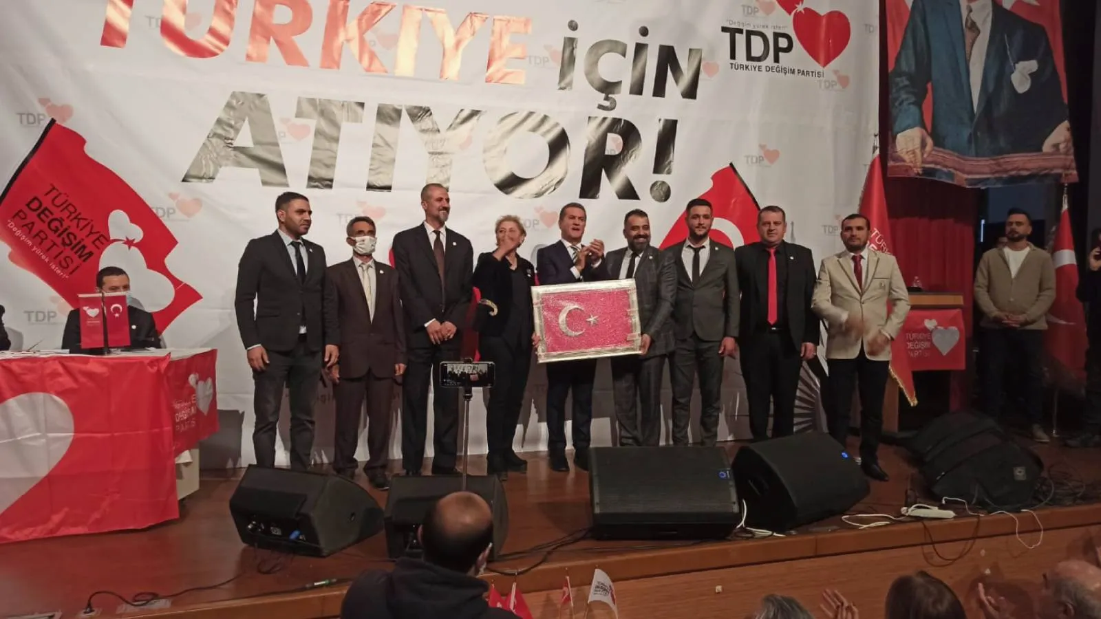 Yüzlerce insanın kimlik bilgilerini ‘yardım’ vaadiyle izinsiz alan şebeke, Can Erzincan İstişare Ekibi adını kullanıyormuş!