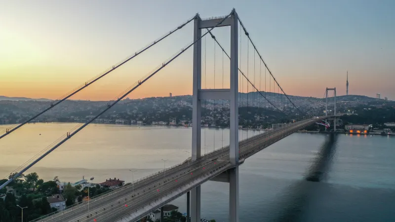 15 Temmuz Şehitler Köprüsü kapatıldı; metrobüs güzergâhı değişti, 6 durakta yolcu alımı yapılmayacak!