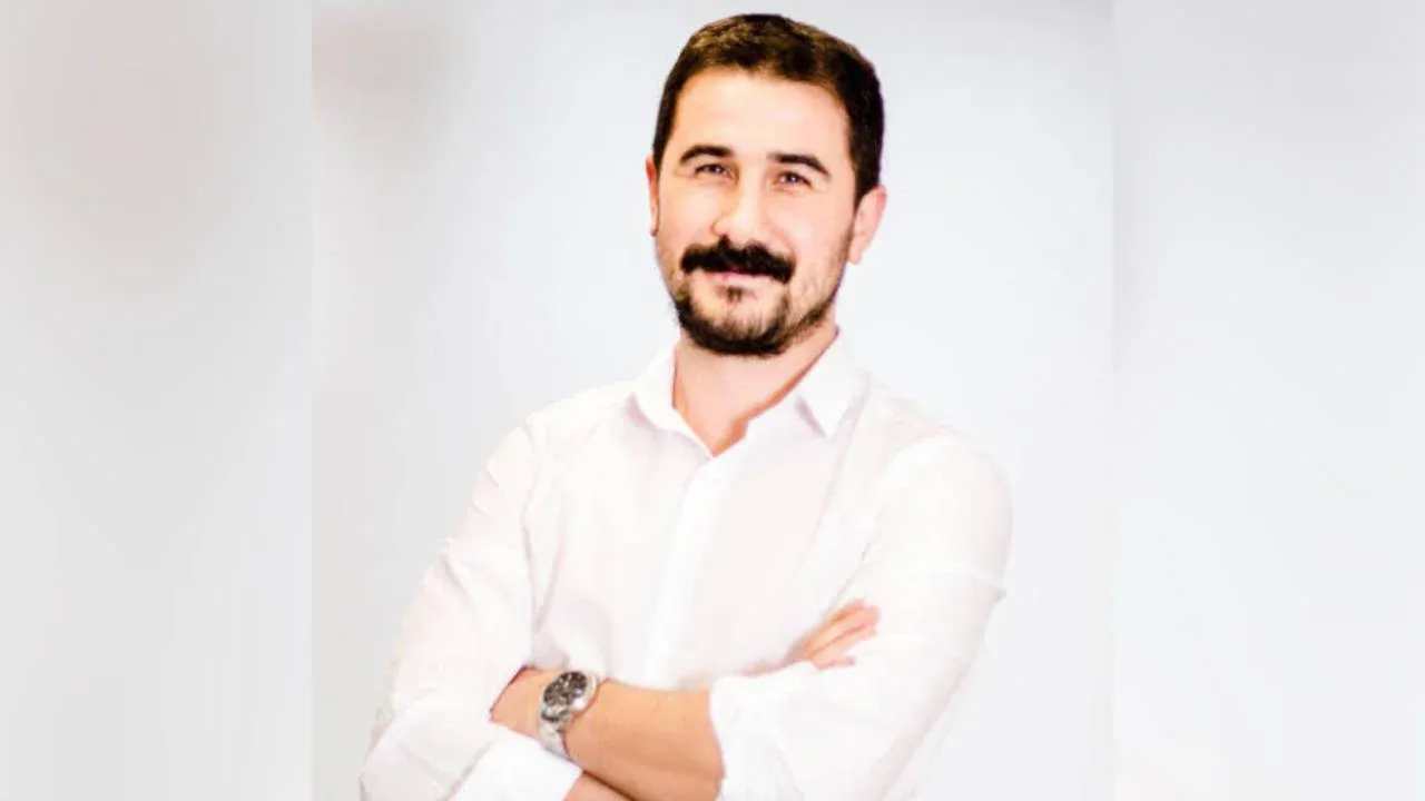Sosyal medya paylaşımları ve İBB davası haberleri nedeniyle gözaltına alınan gazeteci Kayhan Ayhan: Tek yaptığım gazetecilik!