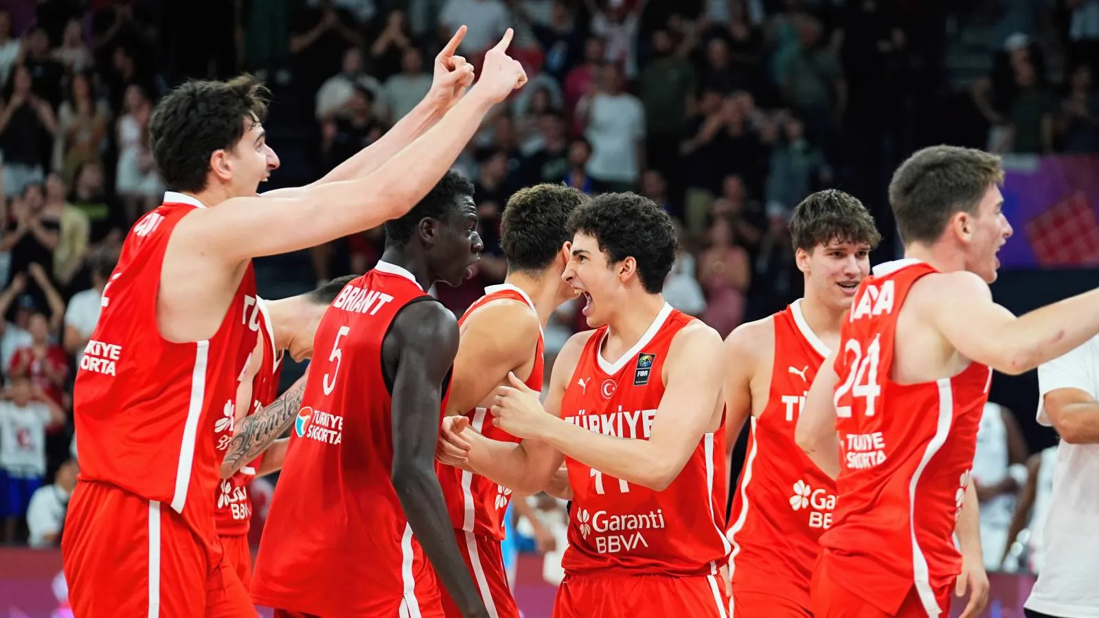 U17 Milli Takımı, Fransa'yı 7 sayı farkla devirerek yarı finale yükseldi