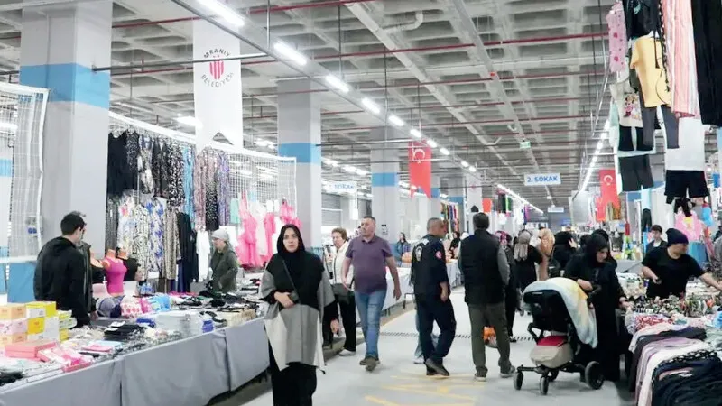 Ümraniye'de pazar esnafı belediyeyle davalık oldu: Daha yüksek kira geliri için yerlerimize göz diktiler!