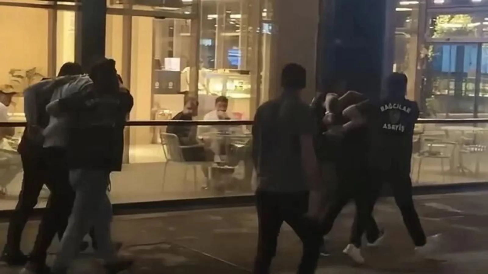 Aralarında konuşurken polis duydu, 5 kişi daha yakalandı: Yan dairedekileri de aldılar mı?