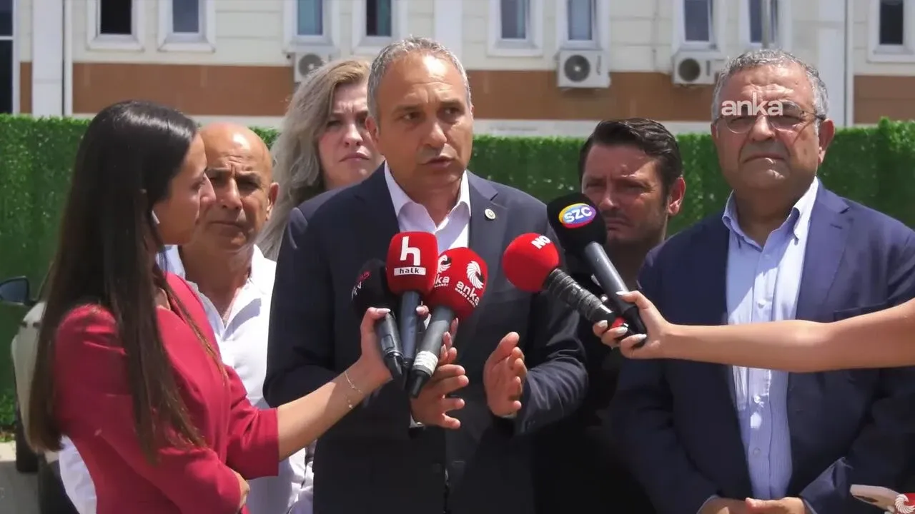İBB davasında mahkeme başkanından CHP'li Suat Özçağdaş'a: Milletvekili diye burada her türlü soytarılığı yapamaz!